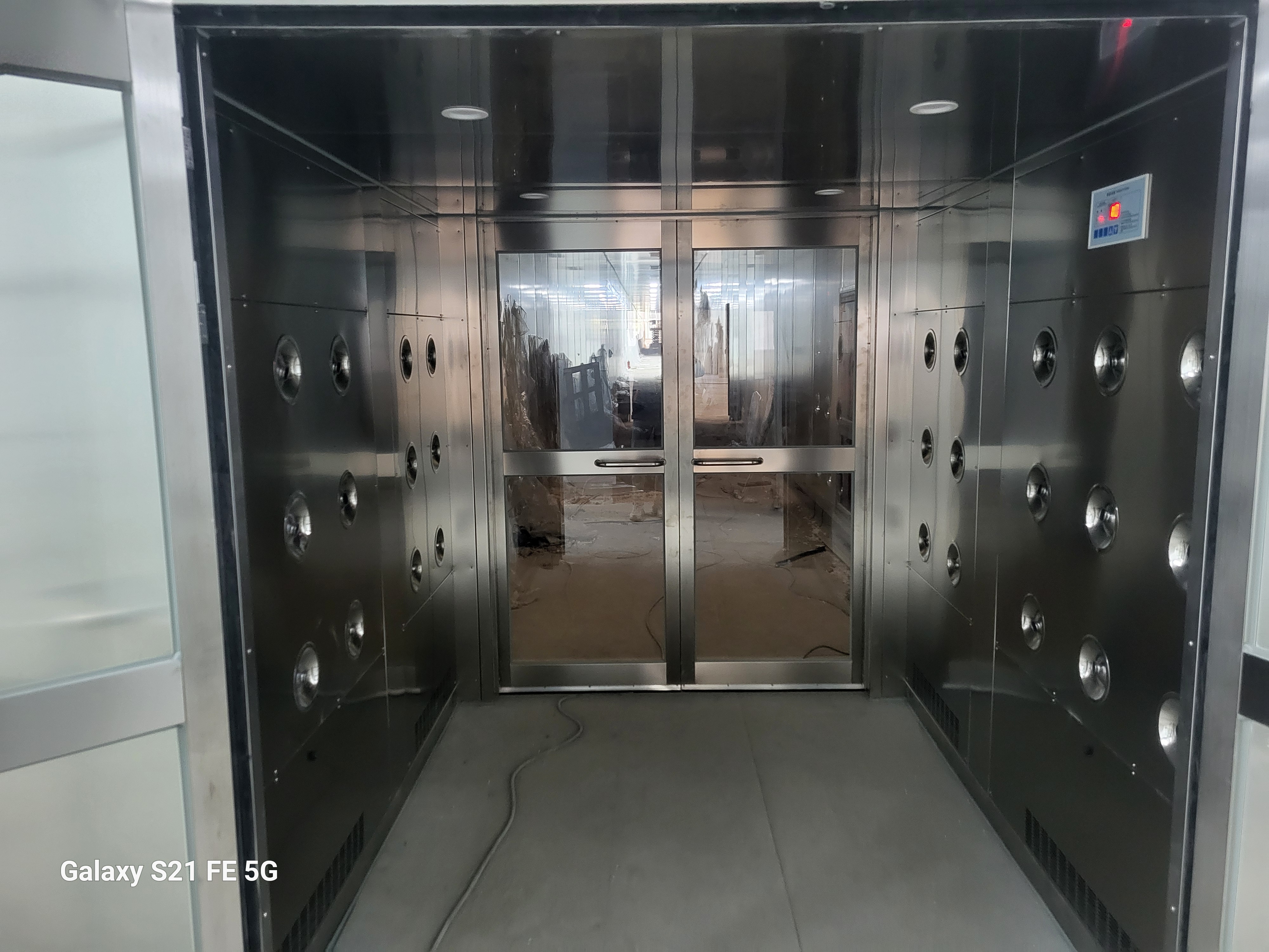 濟寧科力光電產業有限責任公司貨淋室安裝